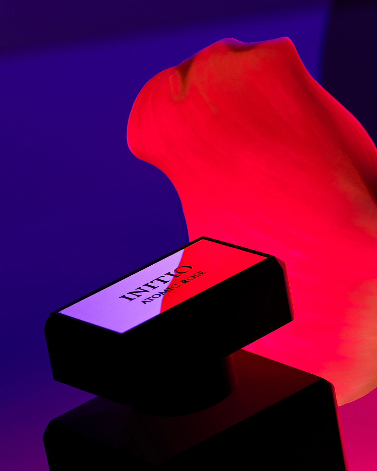 Atomic Rose by INITIO Parfums Privés
